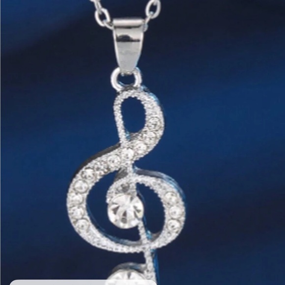Music note necklace - Picture 2 of 3